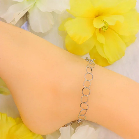 Minimalist Anklet, Sleek & Modern Design, Women’s Fashion, YC110392-A - Picture 4 of 10